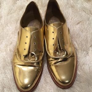 BCBGMAXAZRIA gold oxford