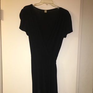 Black wrap short sleeve dress - Small