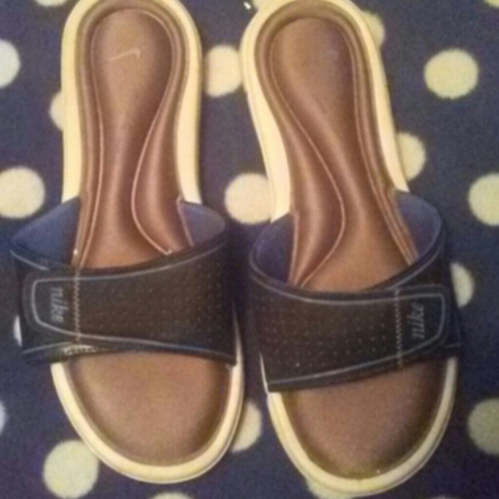 Nike slides