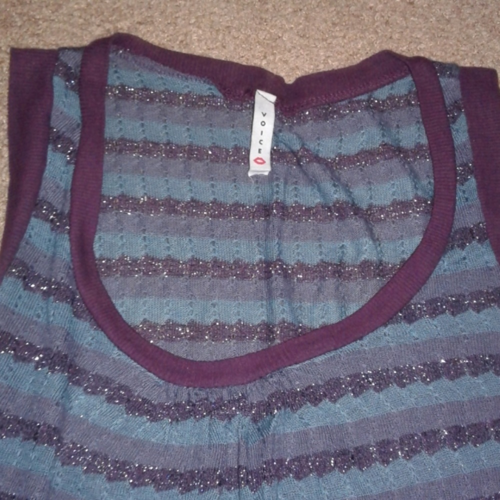 Cute Top - Picture 3 of 3