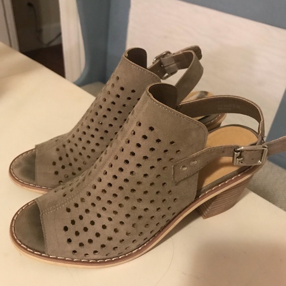 Cute Barely Worn Booties!! - Picture 3 of 5