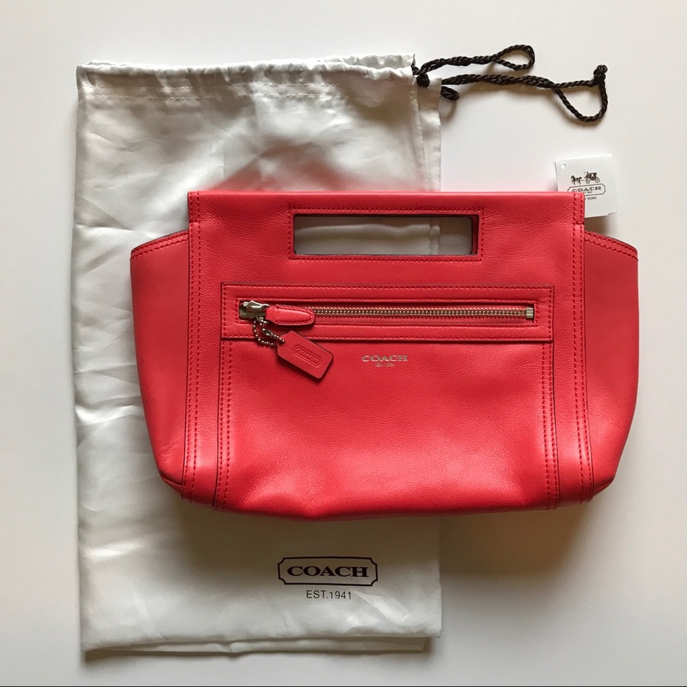 🆕•Coach• Legacy Basket Clutch