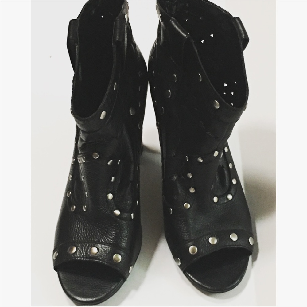 🆕Open Toe Leather Booties BCBG Generation - Picture 2 of 8