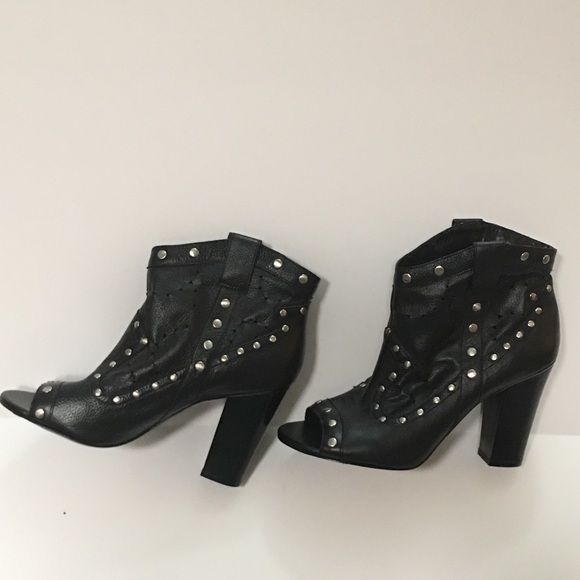 🆕Open Toe Leather Booties BCBG Generation - Picture 3 of 8