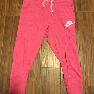 Nike lounge or workout capris