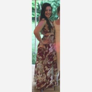 ✨ NWT FLORAL CUT OUT MAXI DRESS✨