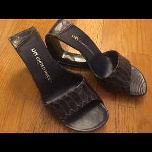 United nude / mobius hi python blue size 6