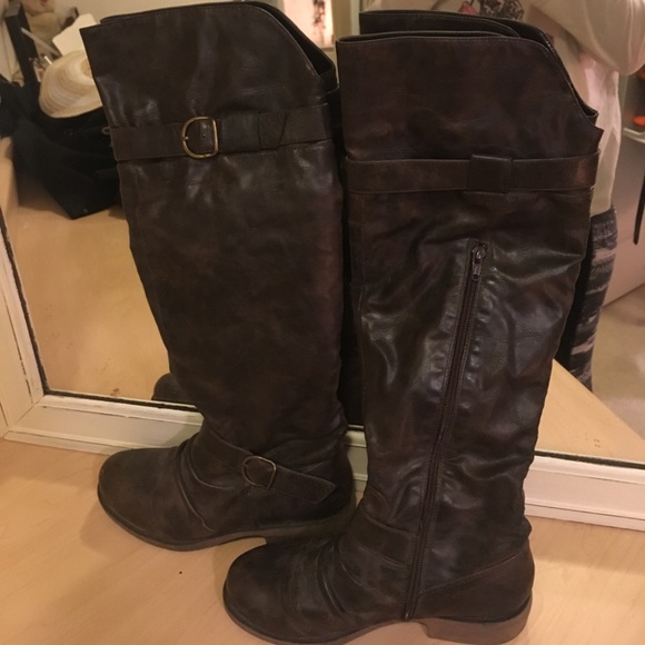 Boots - Picture 1 of 2