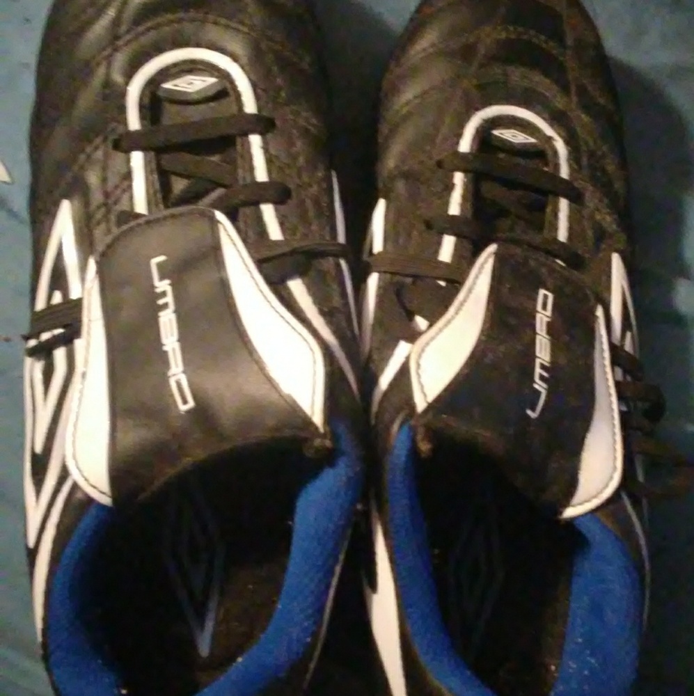 Soccer cleats