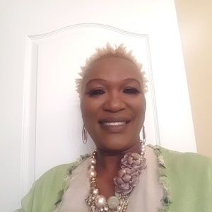 Meet your Posher, Avery