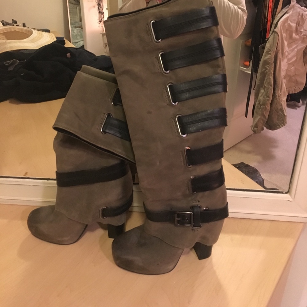 Heeled boots