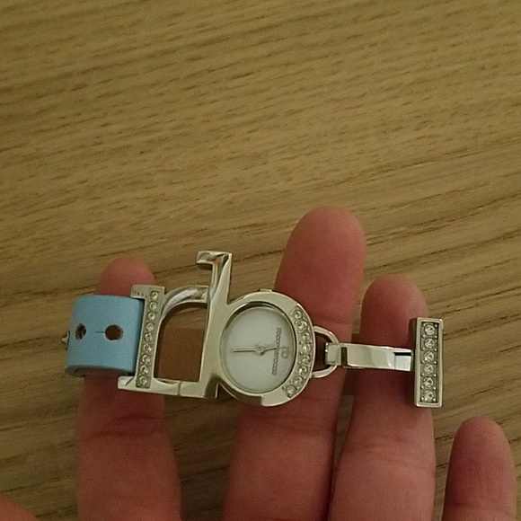 Watch - Picture 2 of 3