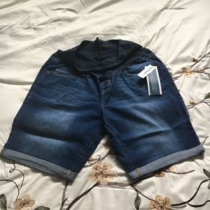 Old Navy Maternity Shorts