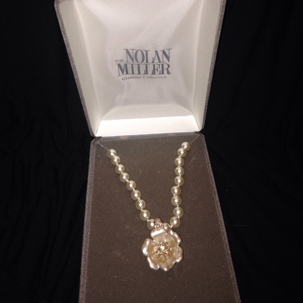 Nolan Miller Faux Pearl necklace