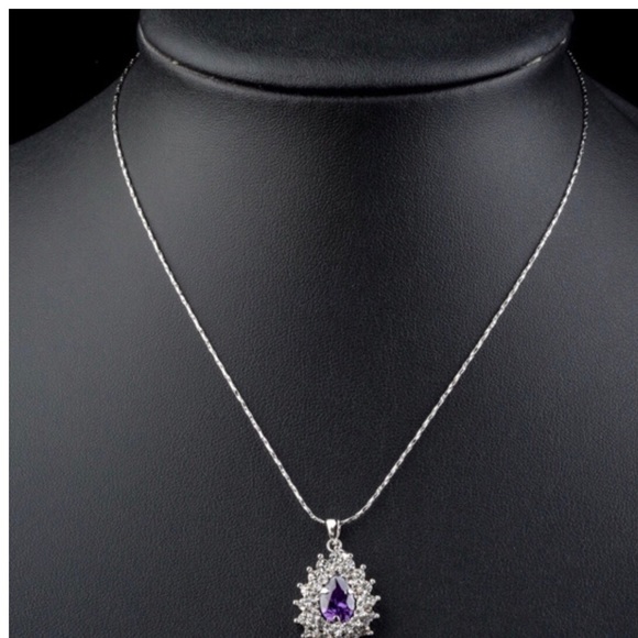 Swarovski Crystals The Orino Purple Necklace - Picture 3 of 3