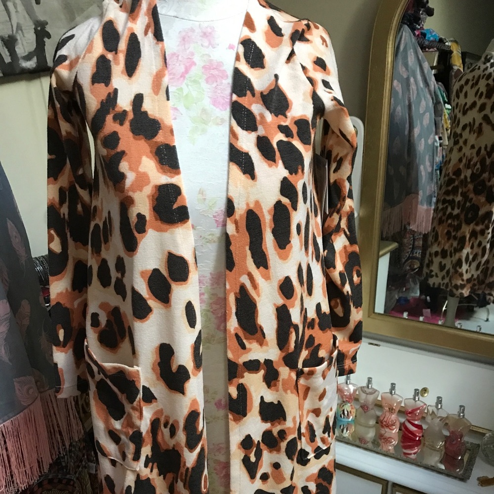 Lularoe leopard Sarah