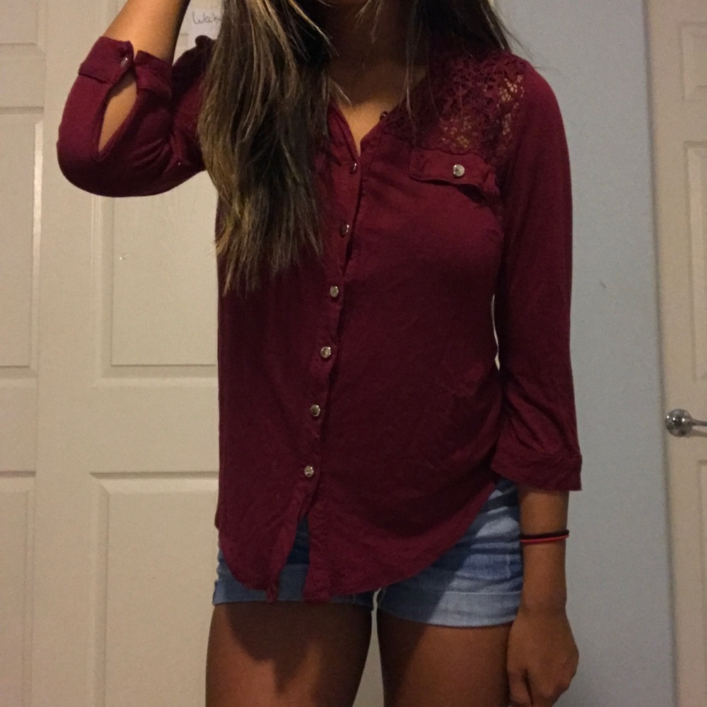 Red Button Up blouse size small ❤️