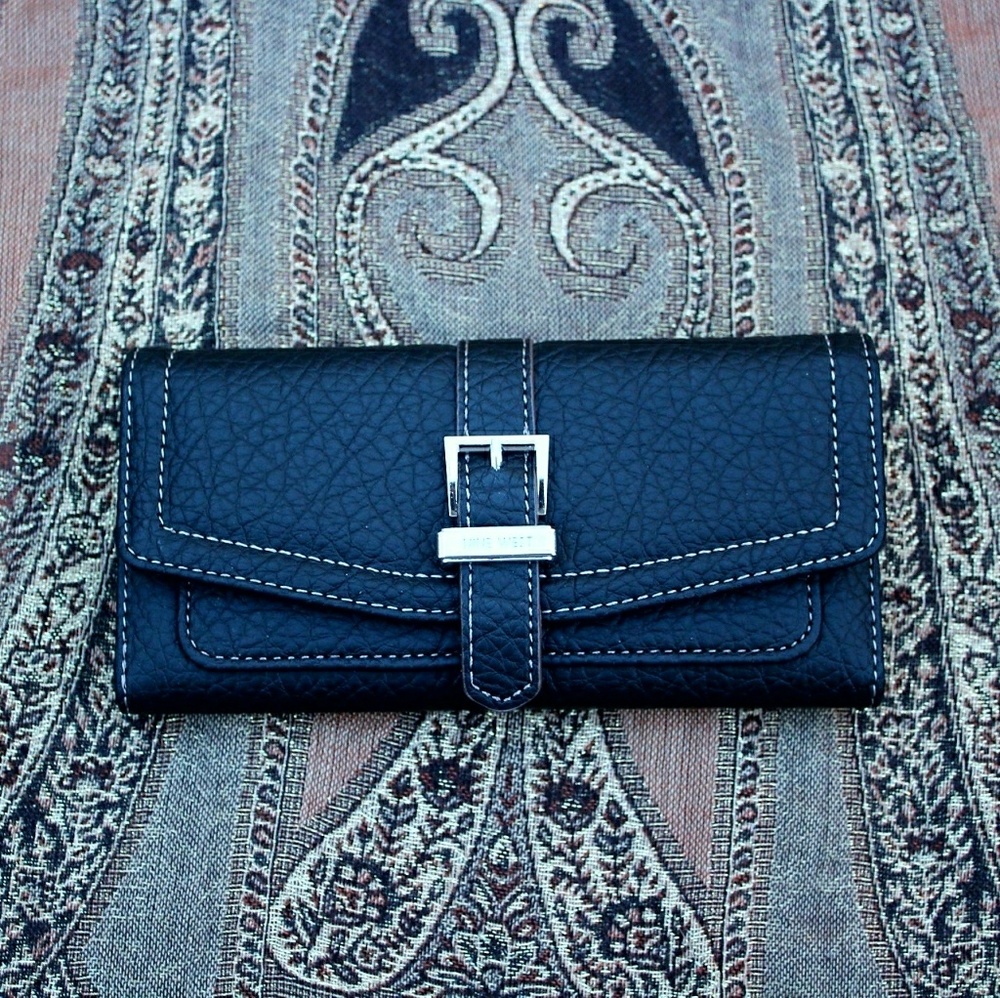 NWT Nine West Colorado Wallet