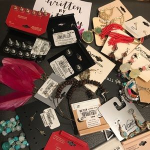 20 Pairs of Earrings MSRP $190