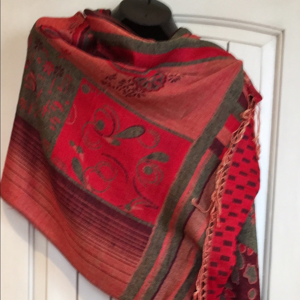 Red is the color of the season!Great for anybody!