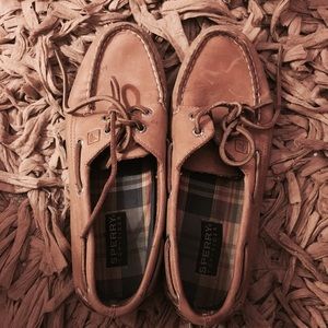 women's tan leather sperrys