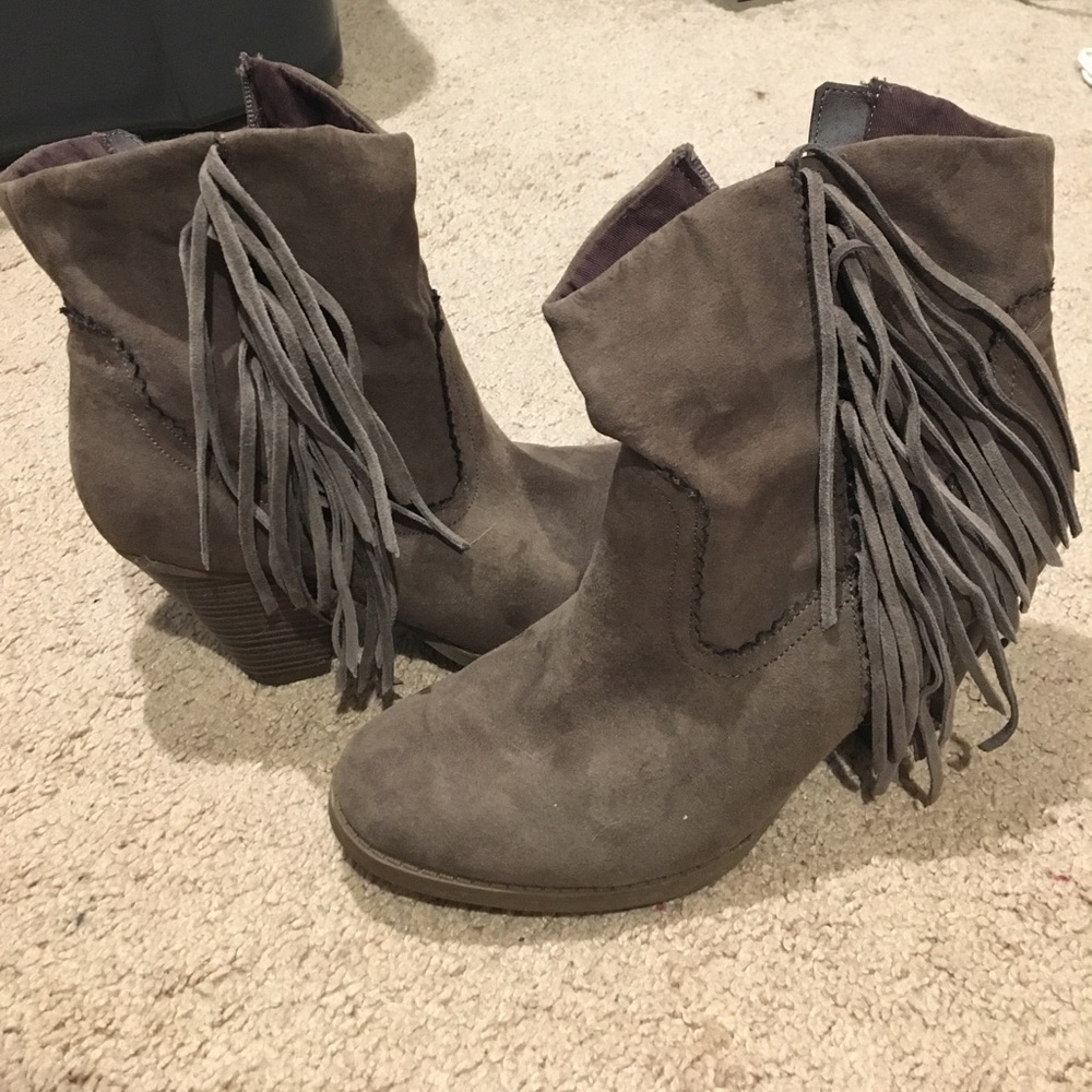Fringe ankle booties!