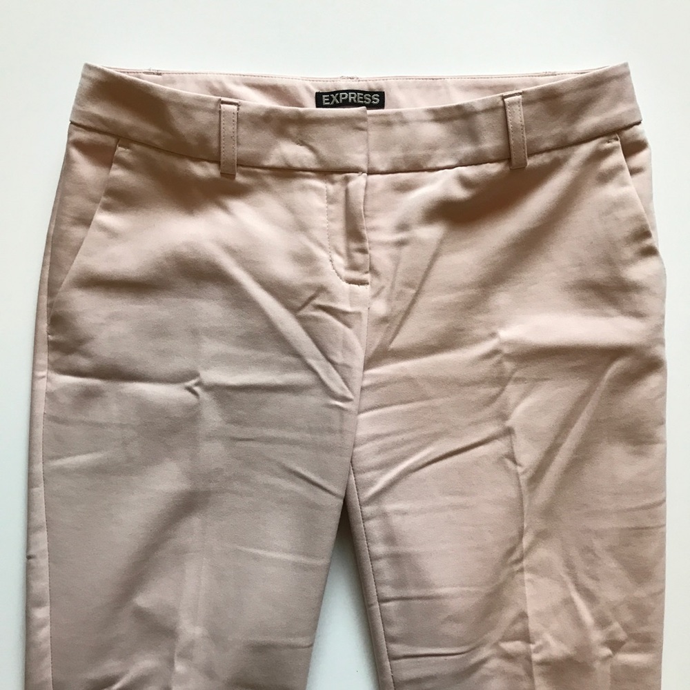 •Express• Columnist Ankle