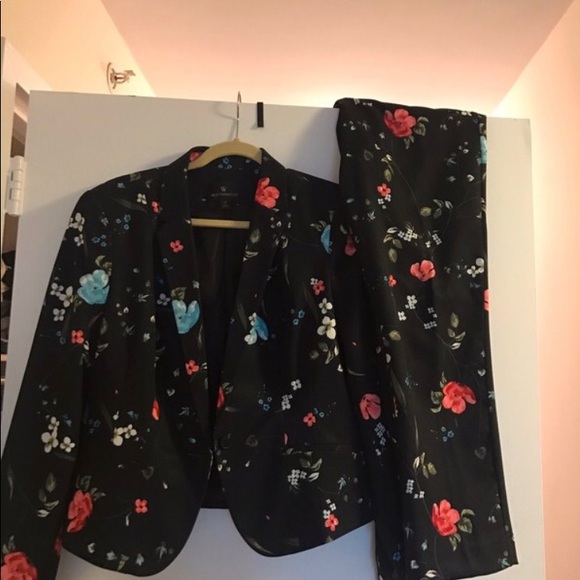 2 piece floral set! Look! Pants/Jacket! - Picture 1 of 4