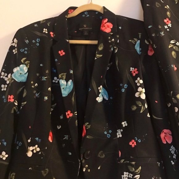 2 piece floral set! Look! Pants/Jacket! - Picture 4 of 4