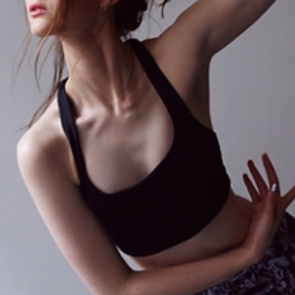 Solid Chic YOGA BRA Top Strappy Sports Bralette - Picture 3 of 3