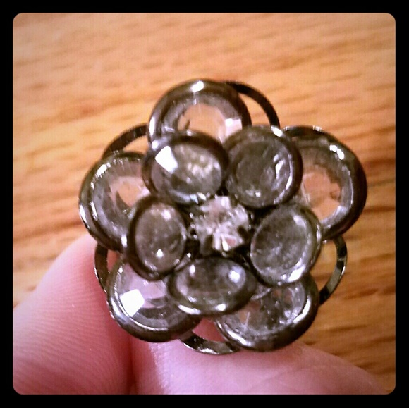 Jewelry - Floral Ring