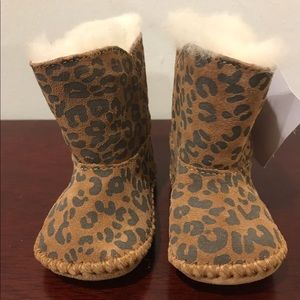 ⛔️SOLD⛔️UGG Boots Baby NEW size 0-1 Adorable!!