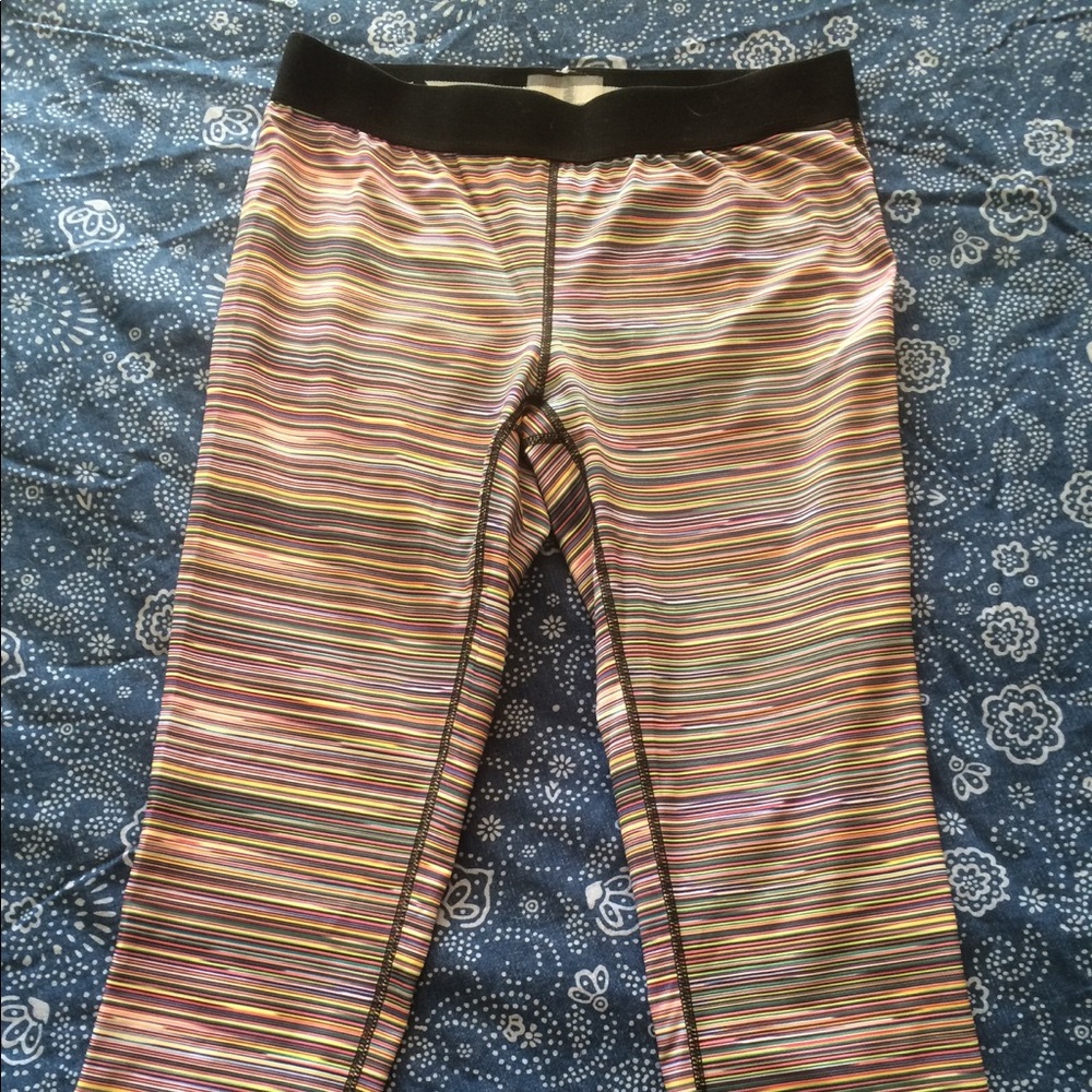 Stripes Capri athletic leggings