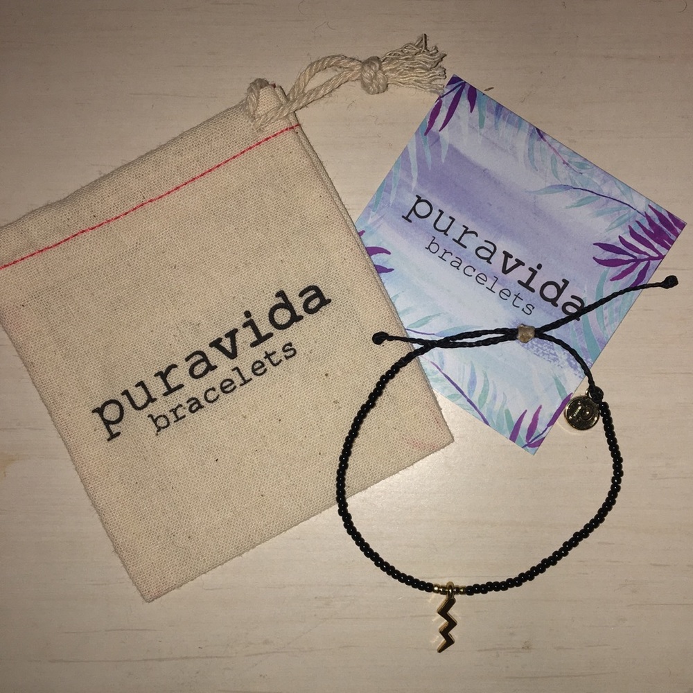 Pura Vida charm bracelet