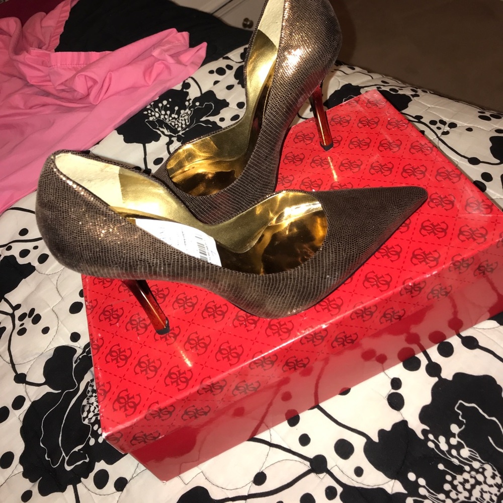 Brand new guess heels