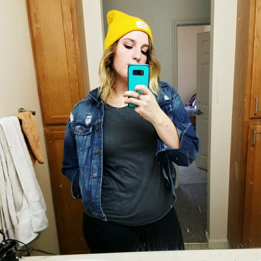 Meet your Posher, Abigail