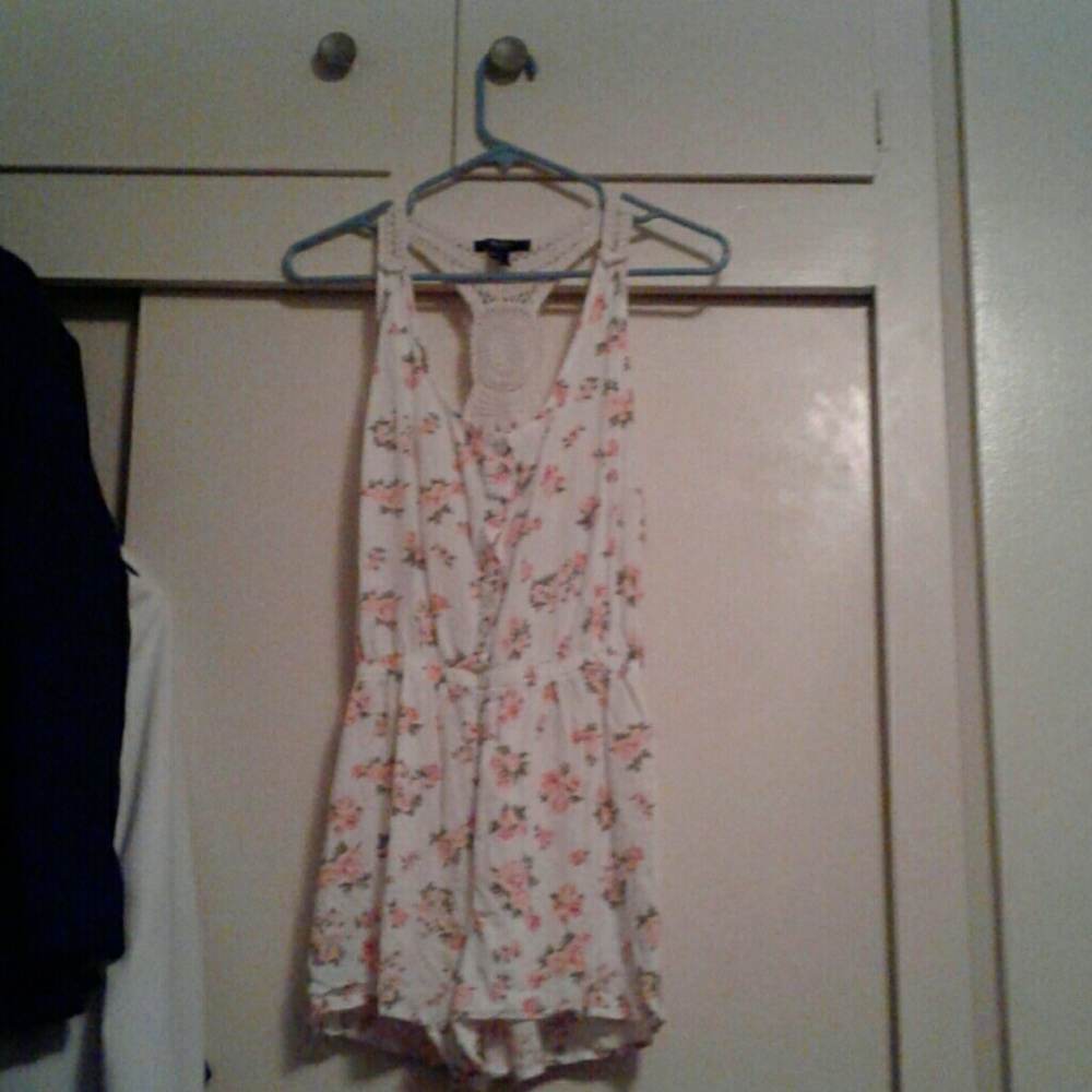 Romper floral design