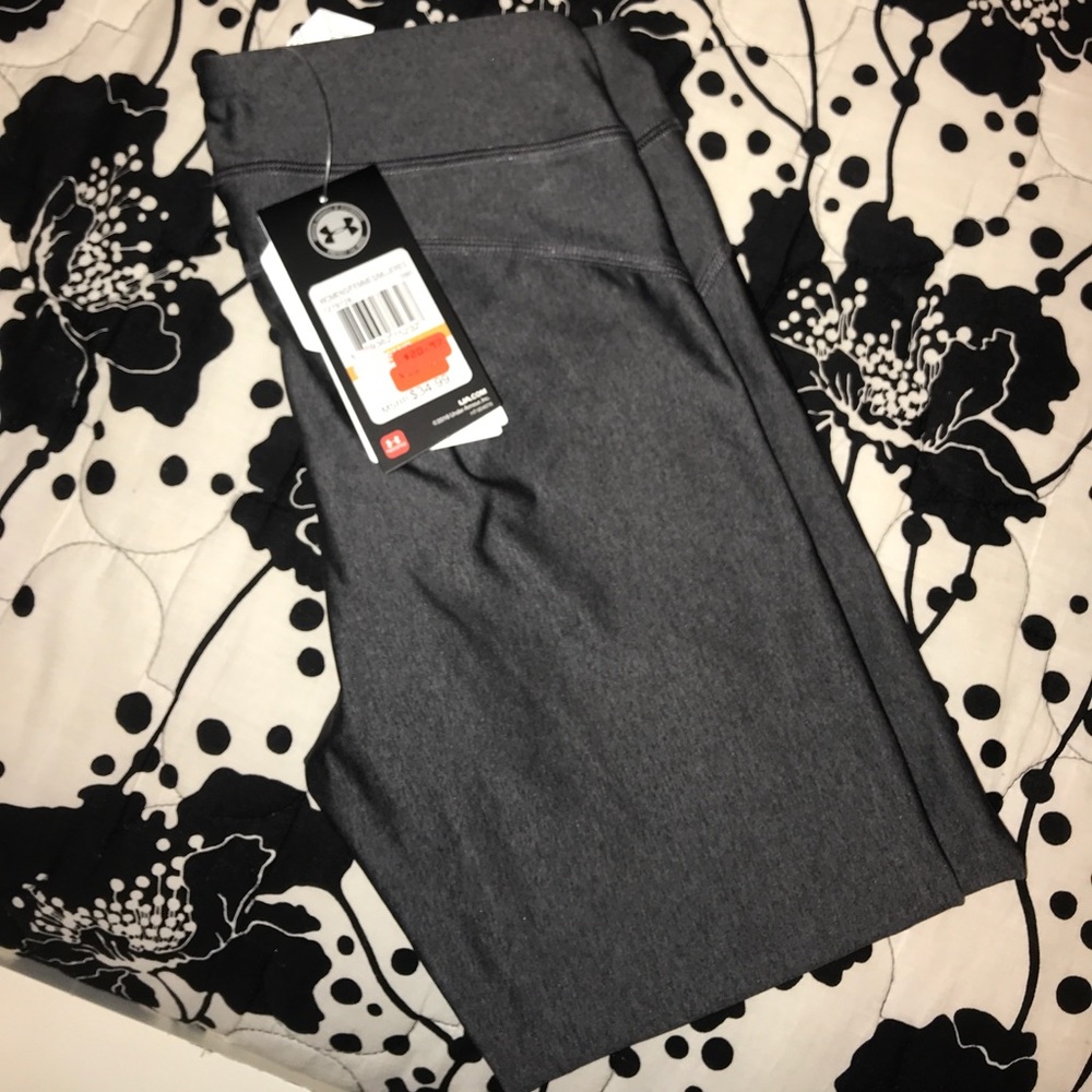 Never worn under armor cropped leggings