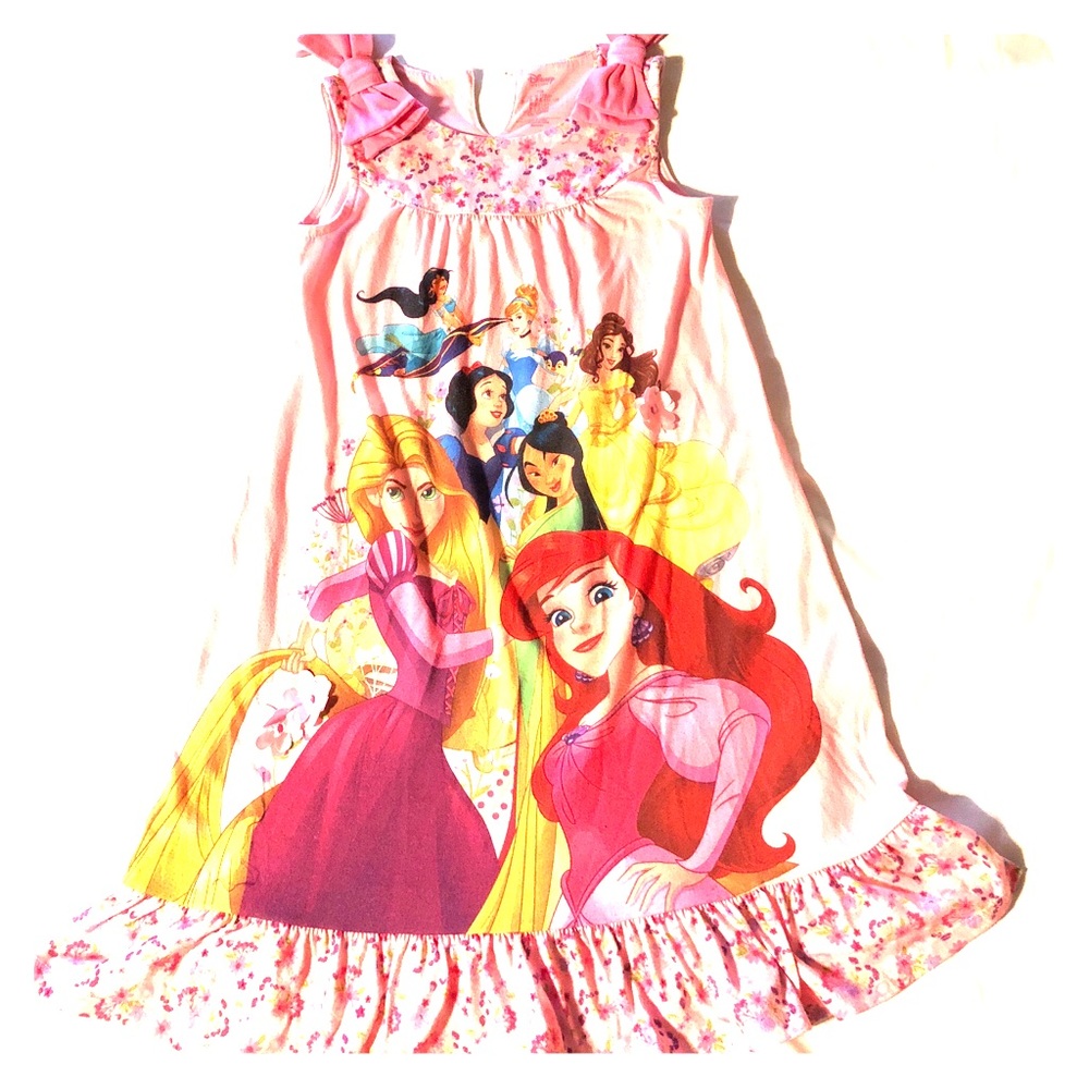 EUC DISNEY STORE NIGHTGOWN