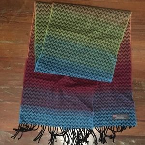 Bright cashmere scarf
