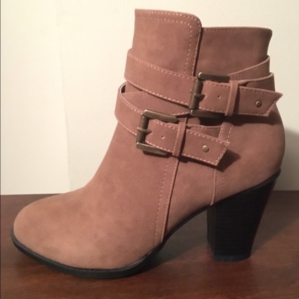 Gorgeous Tan Boots