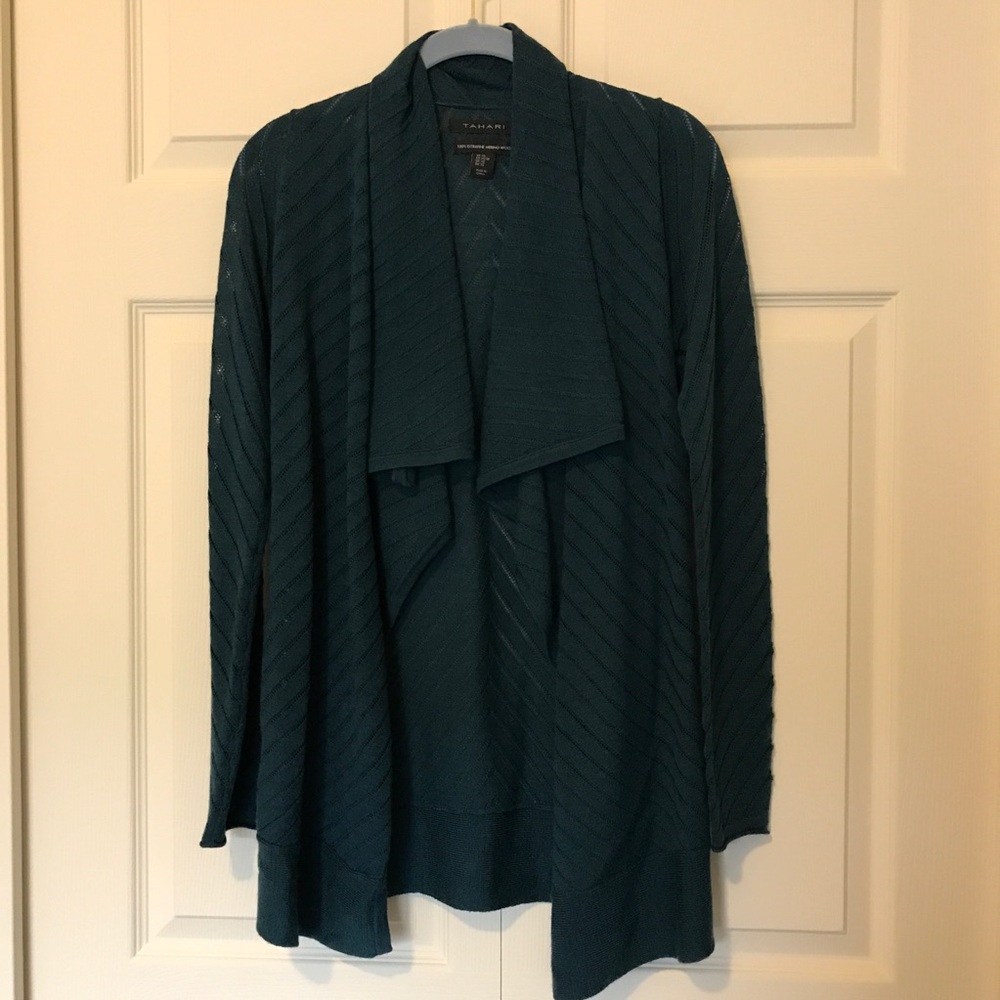 •TAHARI• Flowy Cardigan