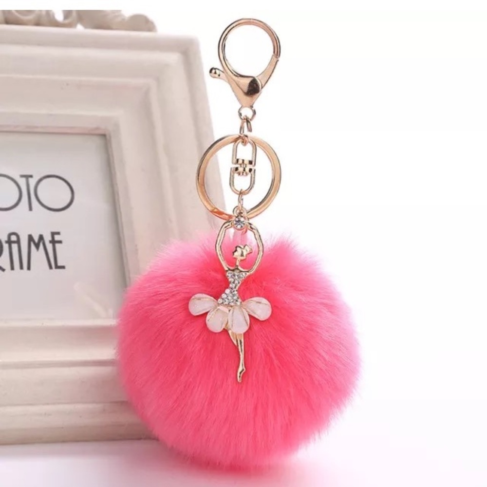 🐥 Small Faux Fur Keychain/Pom Pom ☄️⚡️
