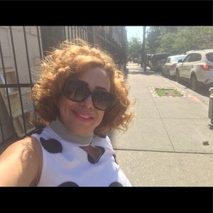 Meet your Posher, Iris