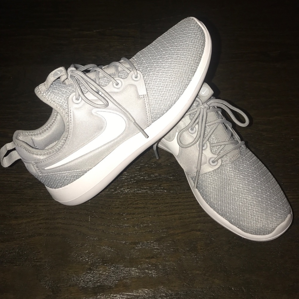 Nike tennis shoes