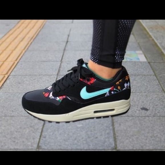 Nike Shoes - Nike Air Max