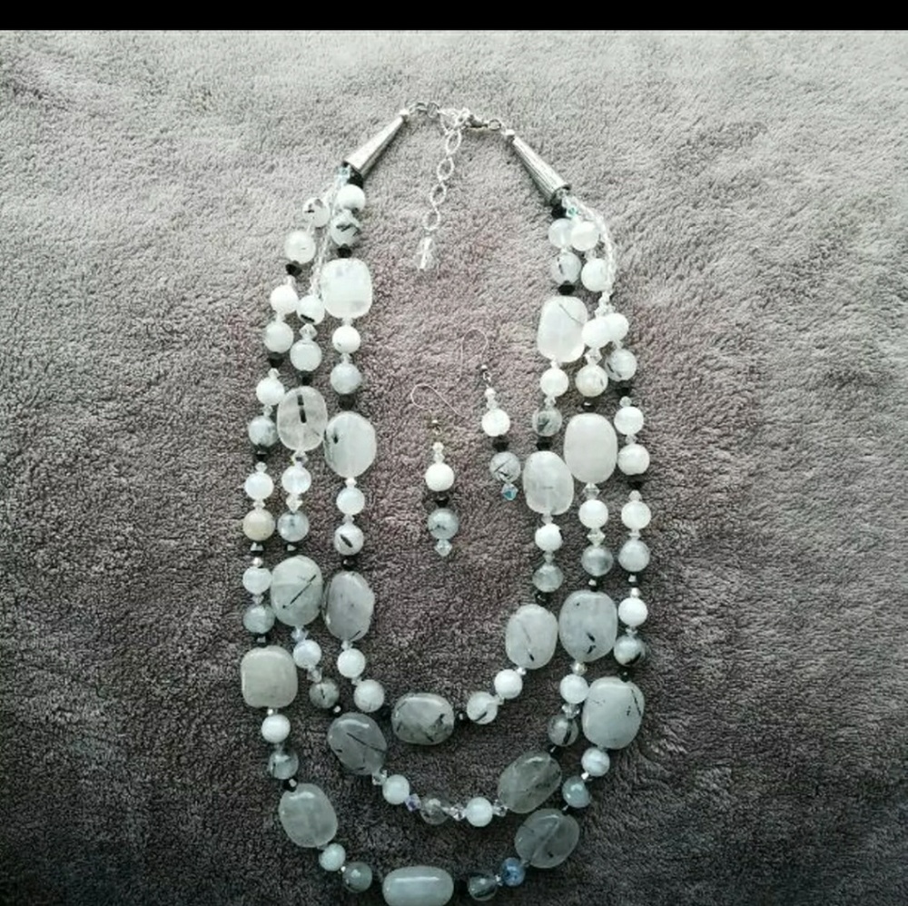 Crystal necklace w/matching earrings
