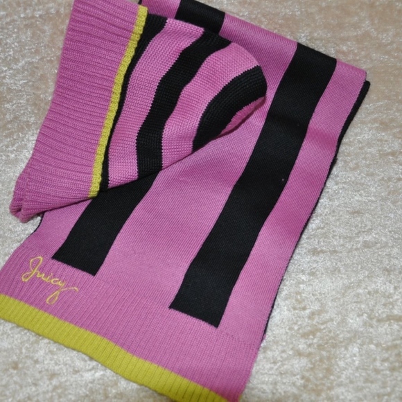 NWT JUICY COUTURE KNIT HAT AND SCARF SET main image 5