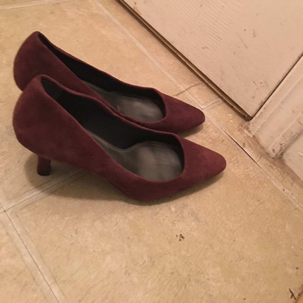 Pump Burgundy Shoe new