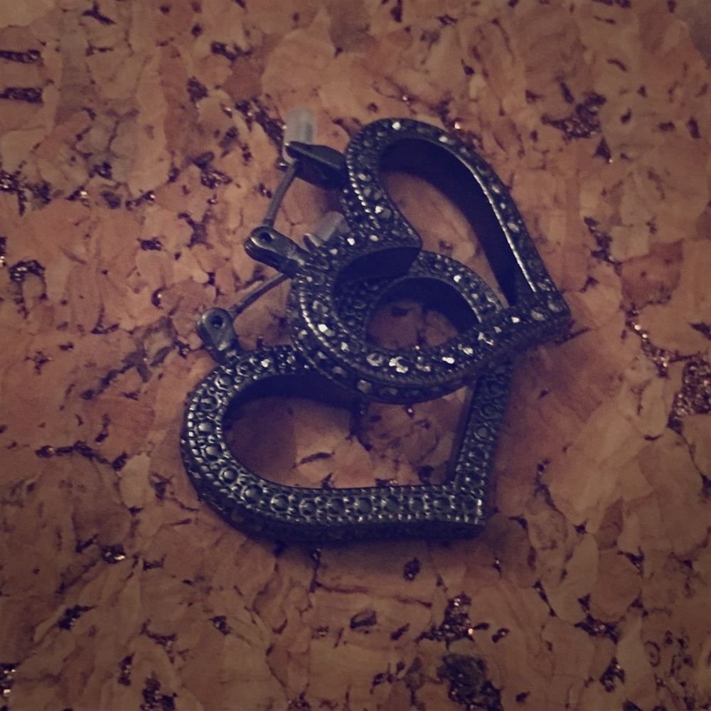 Charcoal rhinestone 🖤earrings.   Fall in 🖤!